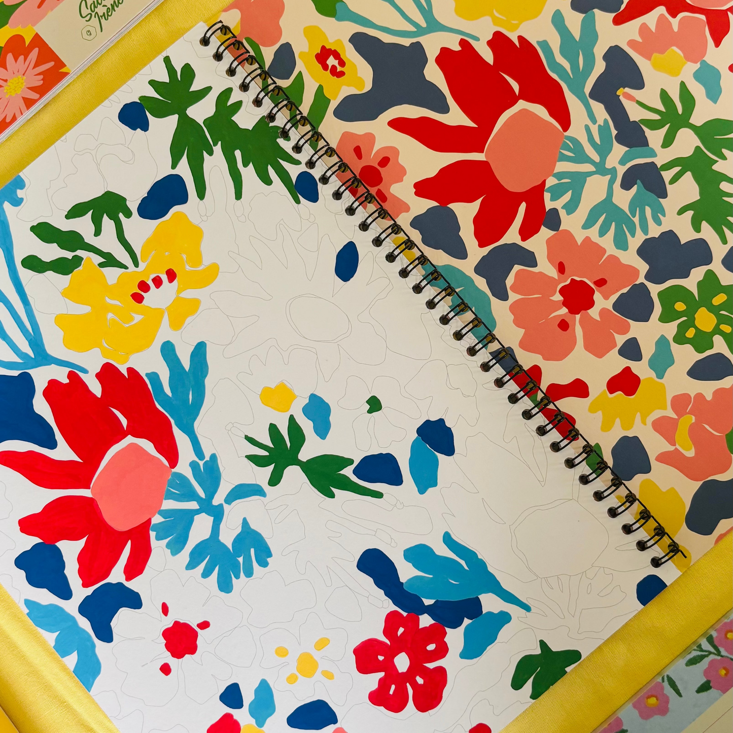 Carnet de coloriage - Motifs en fleurs | A4